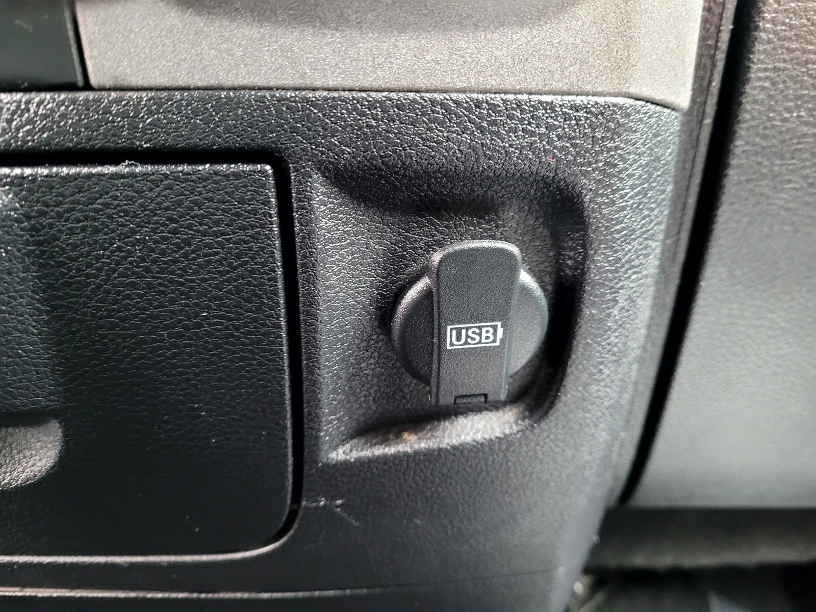 2018 RAM 1500 Tradesman 4x2 Quad Cab 6'4" Box