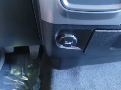 2022 RAM 1500 Classic SLT 4x2 Crew Cab 5'7" Box