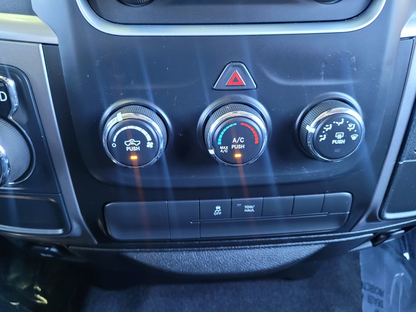 2022 RAM 1500 Classic SLT 4x2 Crew Cab 5'7" Box