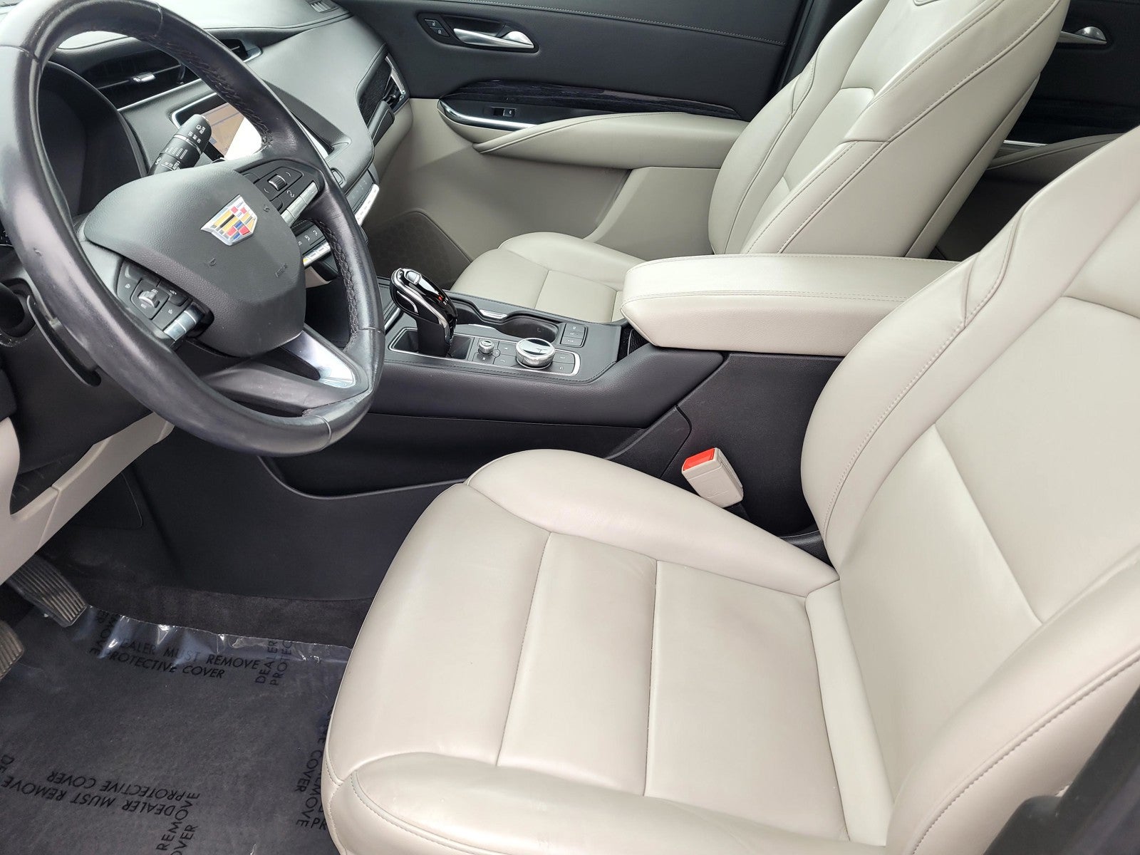 2023 Cadillac XT4 AWD 4dr Premium Luxury