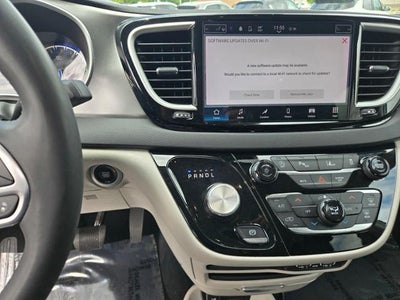 2024 Chrysler Pacifica Touring L FWD