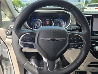 2024 Chrysler Pacifica Touring L FWD
