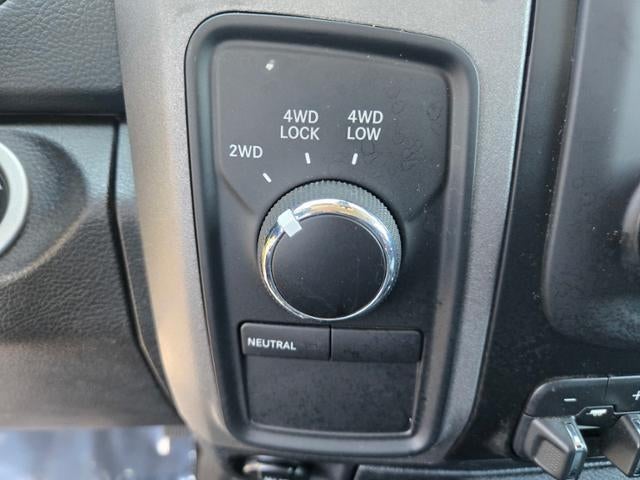 2017 RAM 2500 Tradesman 4x4 Crew Cab 6'4" Box