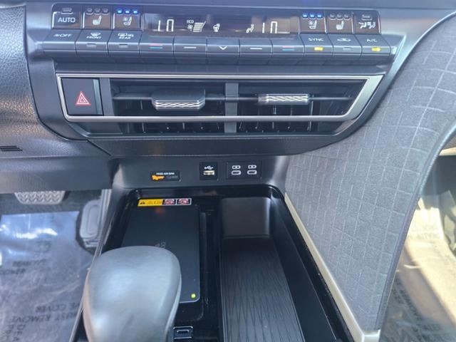 2025 Toyota Camry XLE (SE)