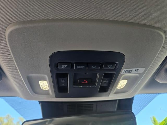 2025 Toyota Camry XLE (SE)