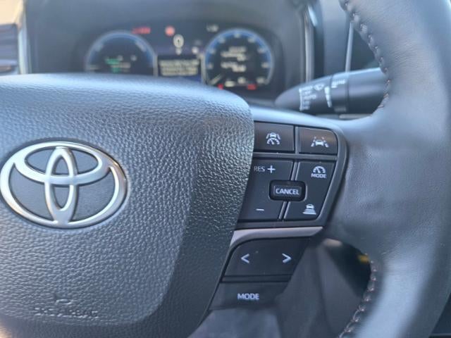 2025 Toyota Camry XLE (SE)