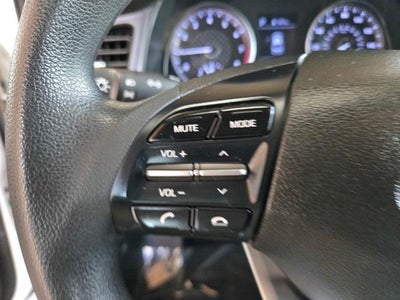 2020 Hyundai ELANTRA SE IVT